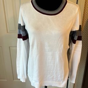 Hippie Rose cream sweater, size XL. NWOT